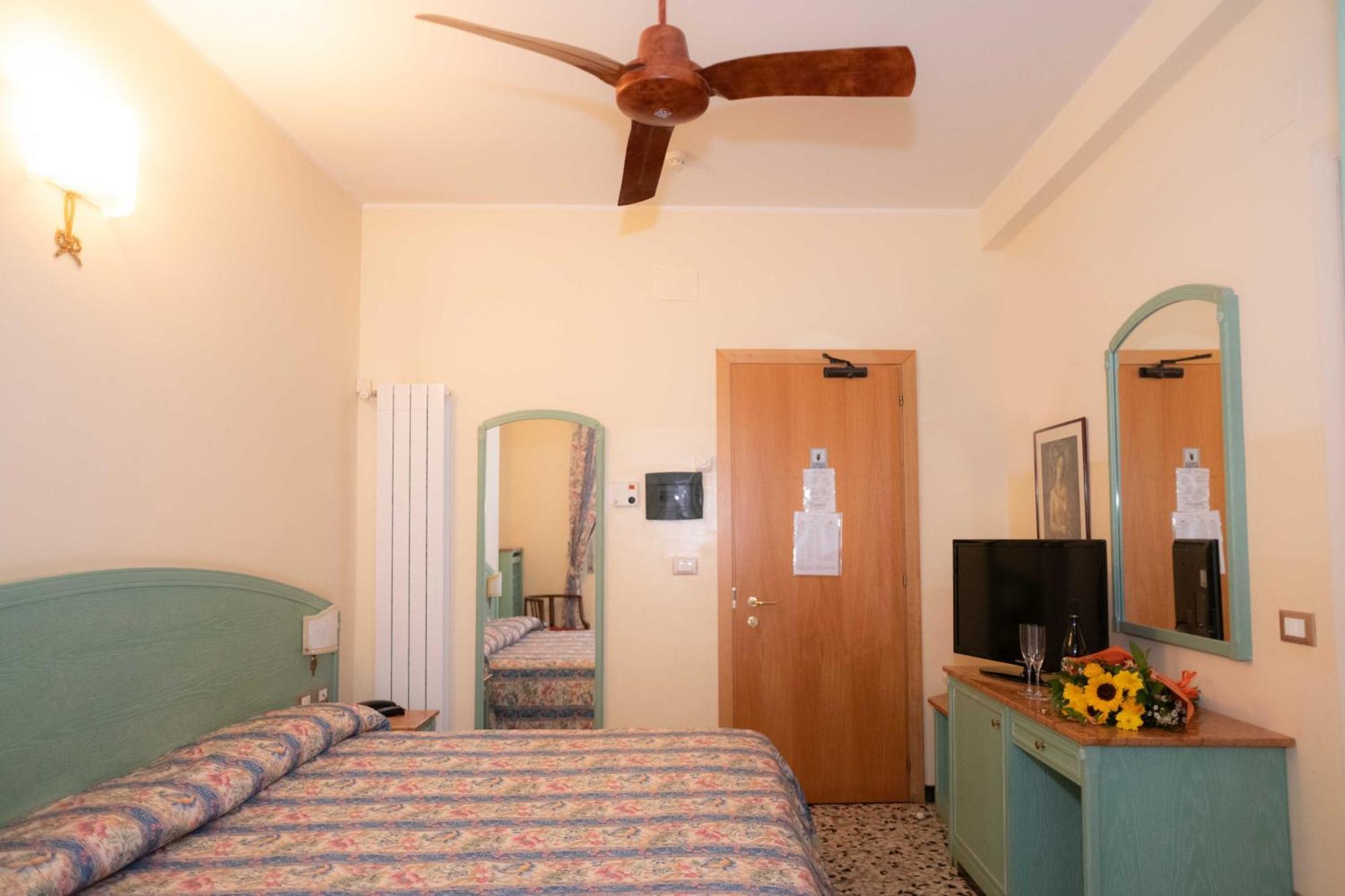 Hotel Magnolia Albenga Esterno foto